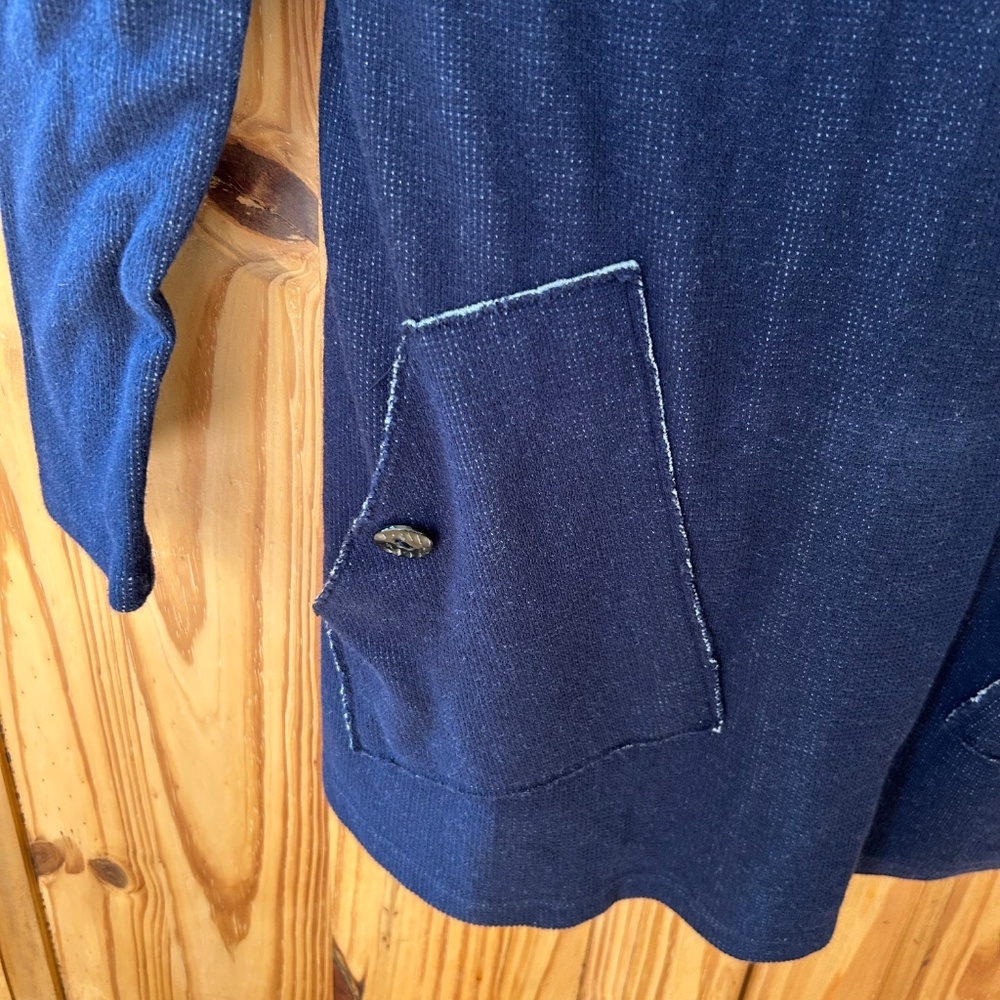 Soft Surroundings Top Blue Tunic Pockets Thermal V-Neck Buttons Size Small - Picture 3 of 6